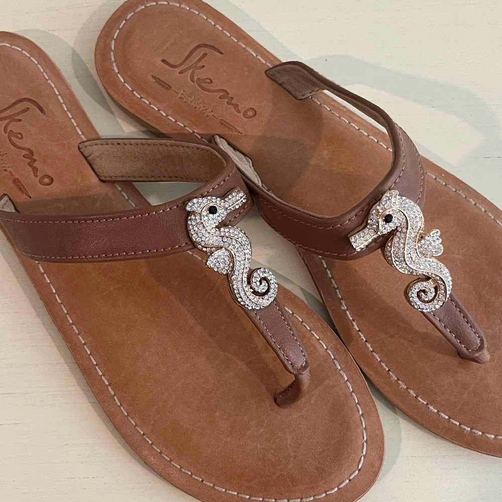 Skemo brown embellished seahorse sandals! Great condition!